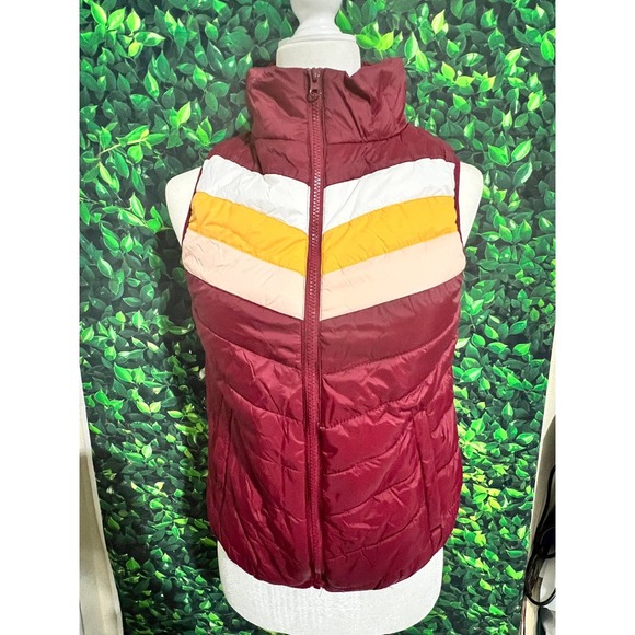 NWOT Women’s Arizona Puffer Vest- Burgundy Medium - Picture 8 of 9